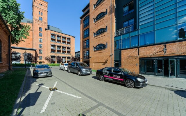 Lumina stylish and spacious studio