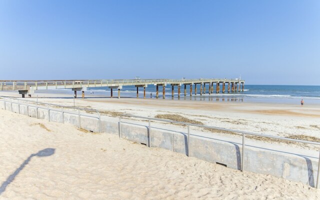 Ocean & Racquet 3/4 by VTrips