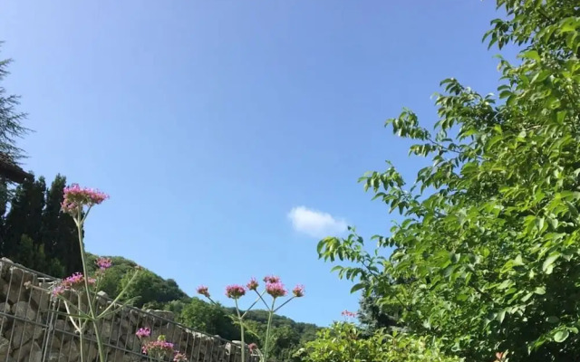 Savoir Vivre Modern Retreat