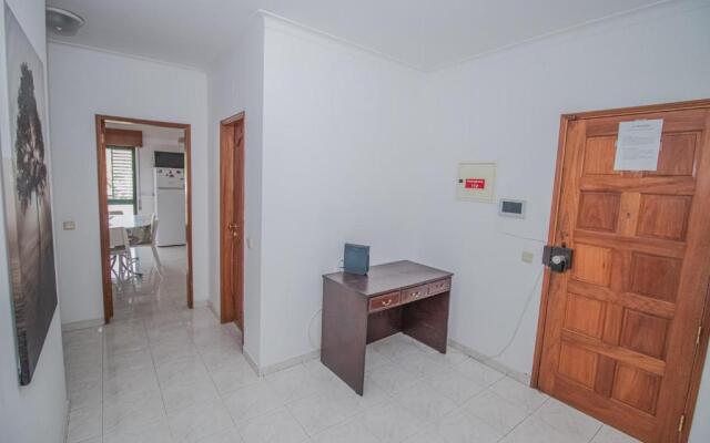 Charming Private Rooms in an Apartment A1 Penha - Faro