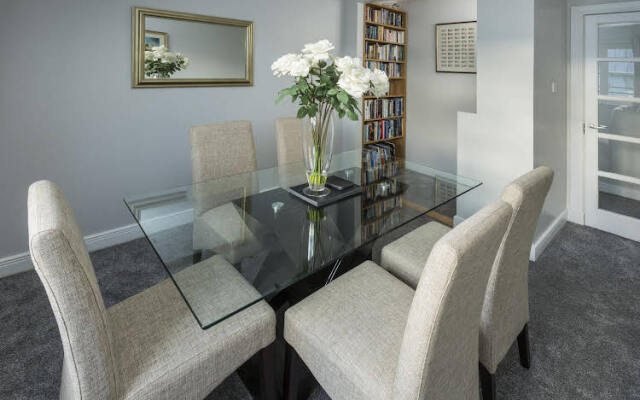 Newly Refurbished Apartment on the Historic Royal Mile