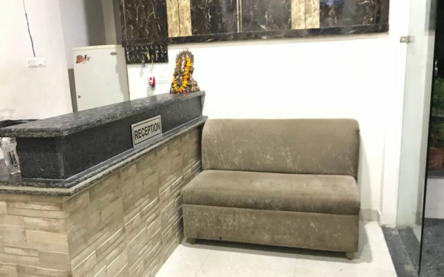 OYO 15771 4 Season Hotel