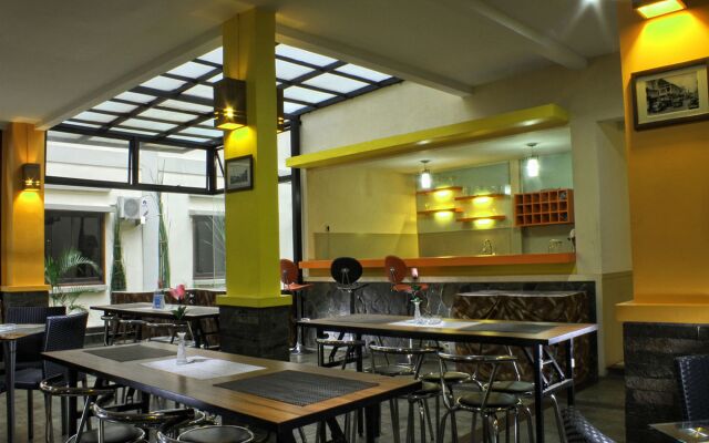 Collection O 295 Grha Ciumbuleuit Guest House
