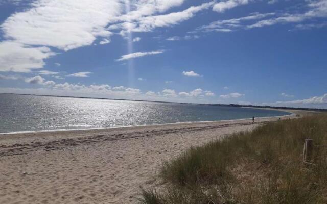 Studio Vue Sur Jardin a 3 Mn En Voiture de la Mer (Adults Only)