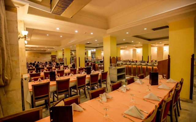 Tassaray Hotel