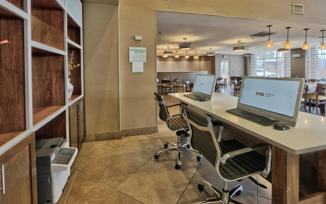 Holiday Inn & Suites Albuquerque-North I-25 by IHG