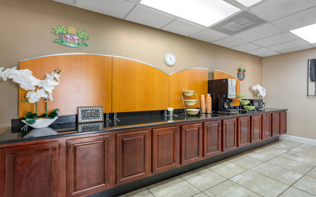 Quality Inn & Suites Conference Center