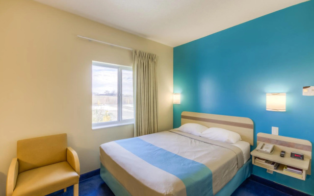 Aurora Inn Estevan