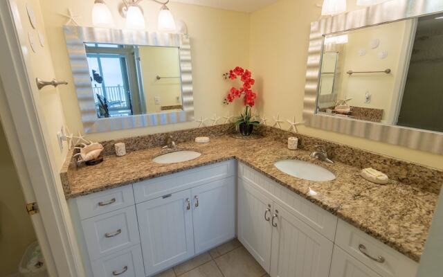 Anna Maria Island Club 20