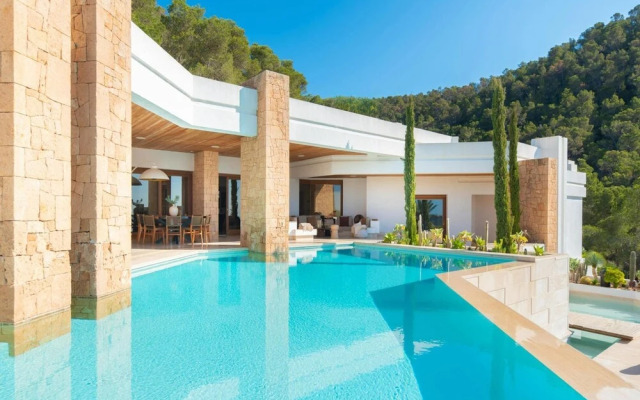 Appealing Villa Near Ibiza Town