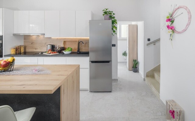 Amazing Home in Rovinj With Wifi and 4 Bedrooms