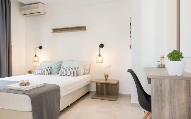 Mikes Beach Apartments & Studios