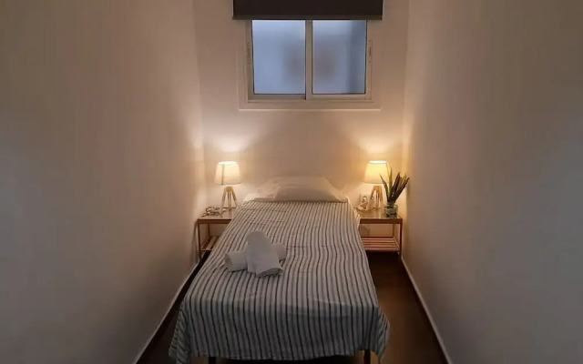 Interior Central El Born 12