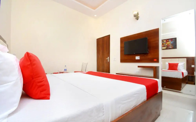 OYO 27061 Hotel Magnum