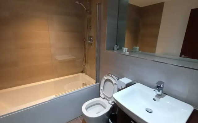 Broad St - 1 Bedroom - 1 Bathroom - Free Parking