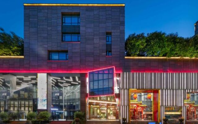 Wow Courtyard Hotel