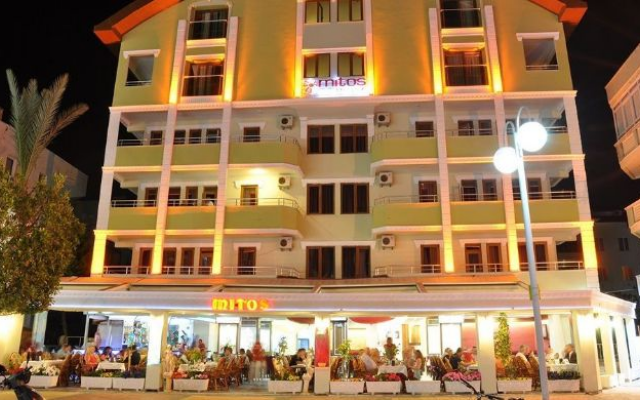 Mitos Apartment & Hotel