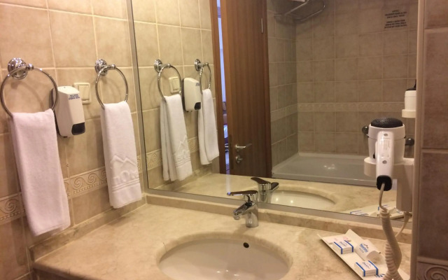 Palan Hotel