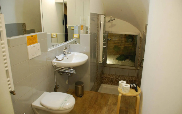Nerva Accommodation
