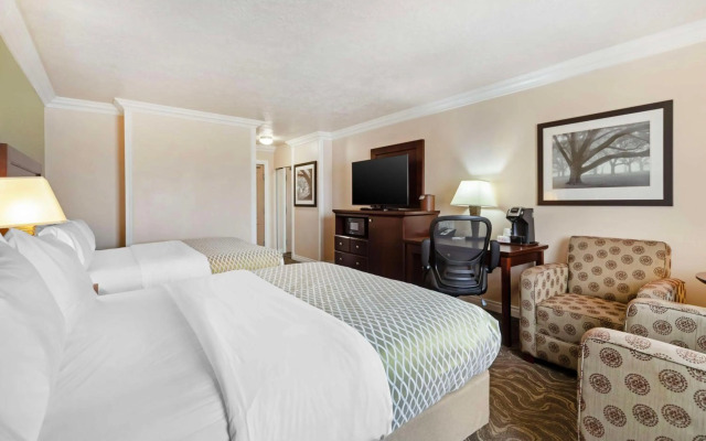 Best Western Plus Mirage Hotel & Resort