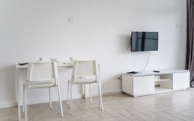 OYO Home 43951 Fair  Studio Empire City Marriot