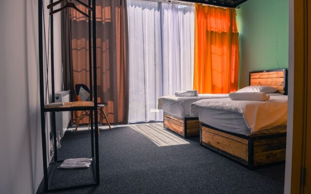 Arevi Hotel