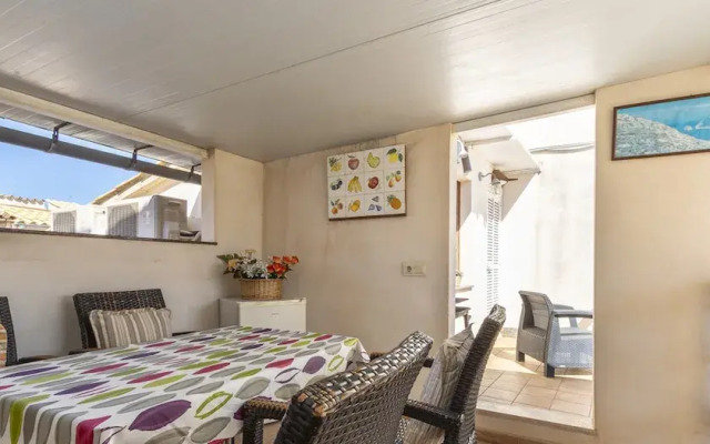 Spacious Villa With Garden