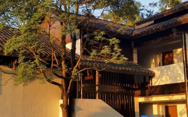 Xunmiri Qinin Villa