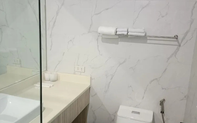 Rosh Hotel