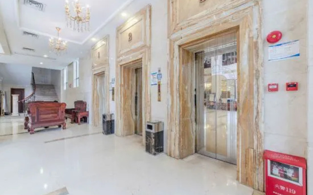 Yangjiang Yintai Hotel (Baili Plaza Branch)