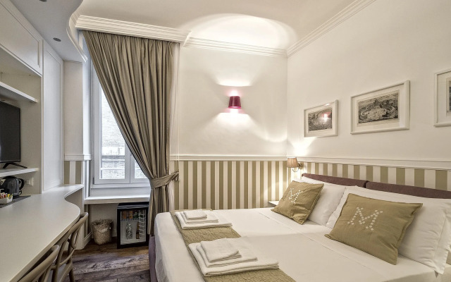 Magenta Luxury Sant'Anna