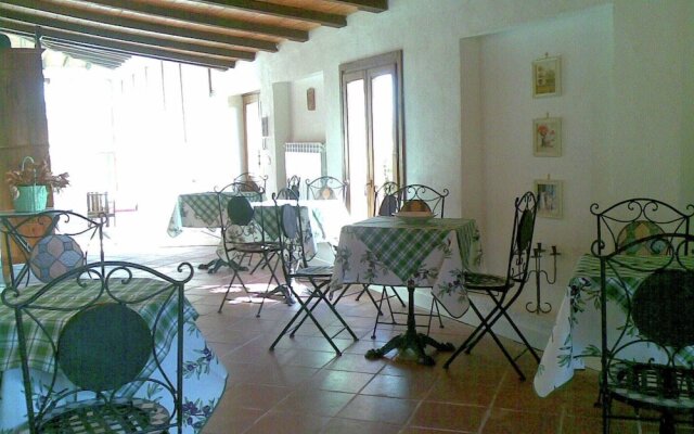 Lovely Apartment in Celle Sul Rigo with Pool