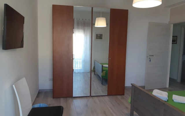 Cesare's Guests Acitrezza