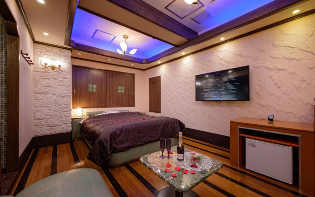 HOTEL METRO - Adult Only