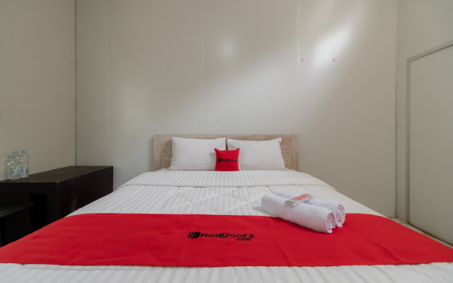 RedDoorz Syariah @ Taman Green Legon