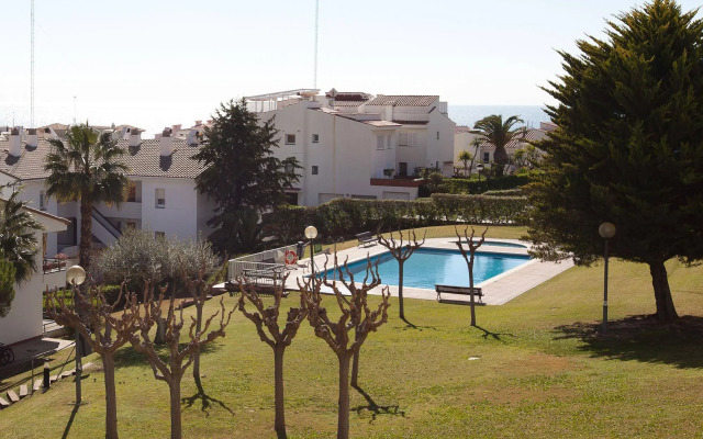 Family Pool & Beach