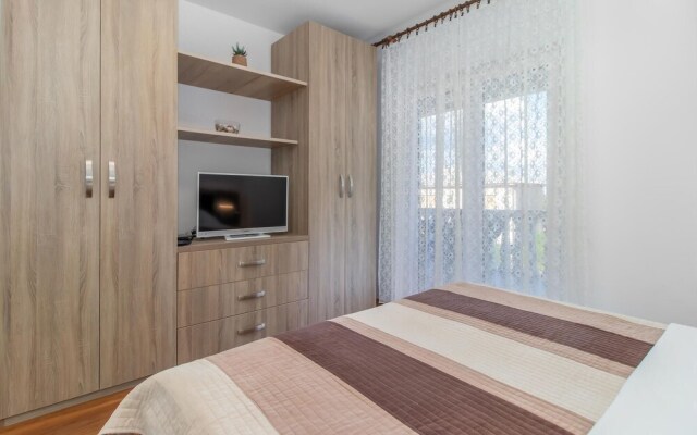 Stunning Apartment in Selce With Wifi and 2 Bedrooms