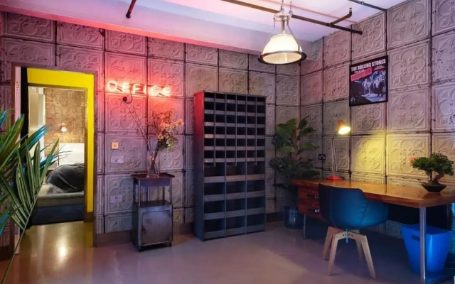 Luxurious Loft Central Soho - 3 Bedrooms Office
