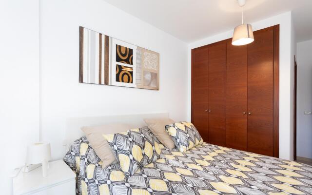 Home2Book Beautiful Duplex Parque La Reina + Wifi
