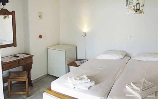 Surfing Beach Paros (Village/Camping)