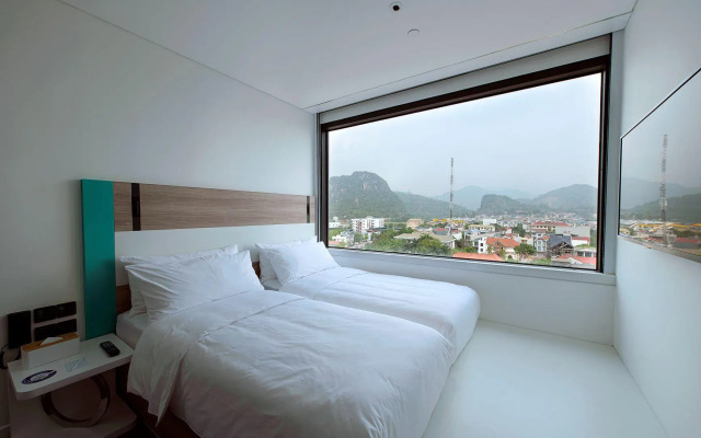 Tru by Hilton Hoa Binh City Centre