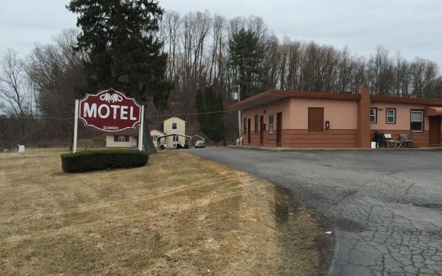 M and M Motel