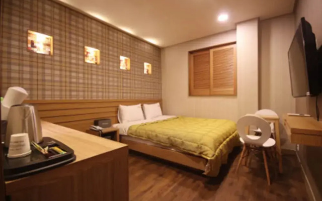 Geoje H Motel