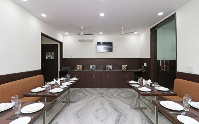 OYO 12143 Hotel SKD