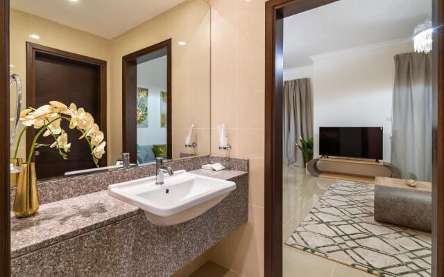 Luxury 3bd Apt Palm Jumeirah Pool, Parking, Gym