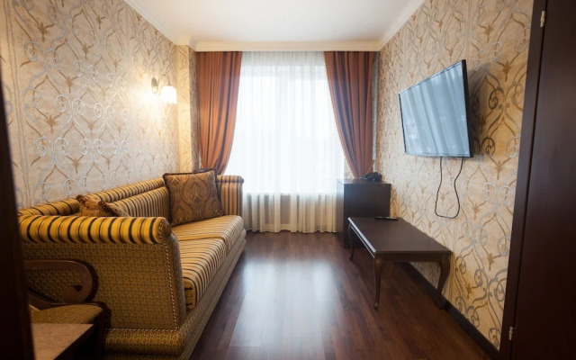 Komendantskaya Dacha Living Quarters