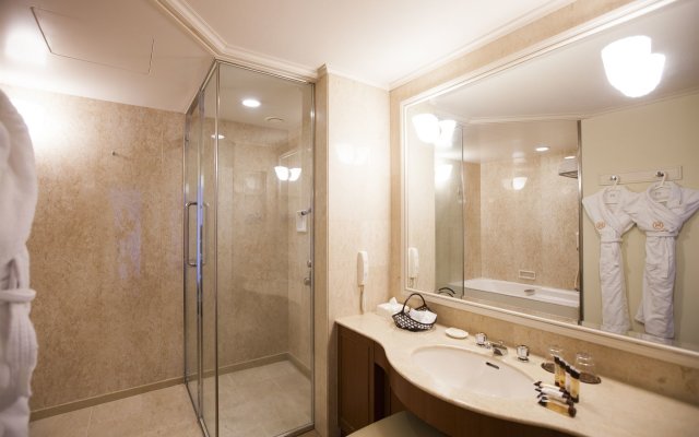 Phoenix Seagaia Ocean Tower