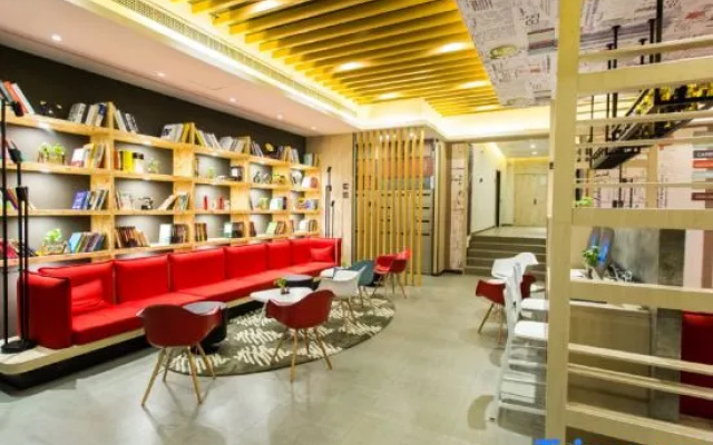 Ibis Hotel (Shangqiu ganghui Wanda store)