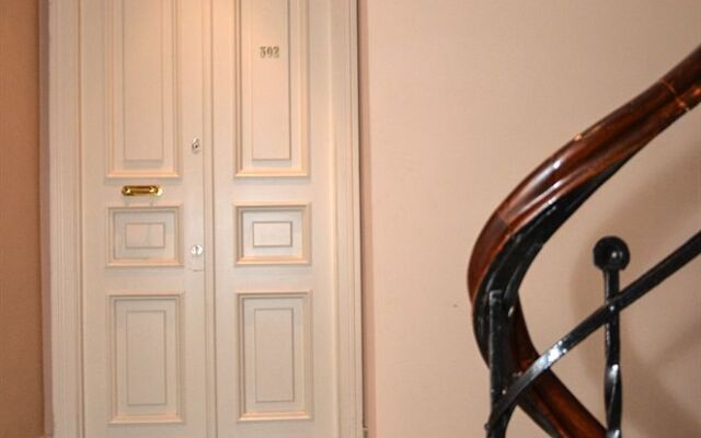 Omer Hayyam Suites