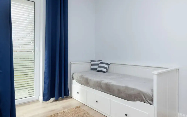 Four Seasons Apartment by Renters